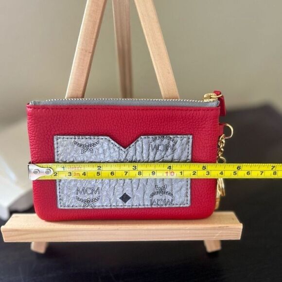MCM key holder red and silver New in the box - Picture 4 of 12